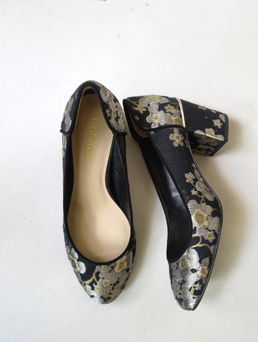 Nine West Black & Gold Floral Jacquard Block Heel Pumps Women's Shoes Sz 6